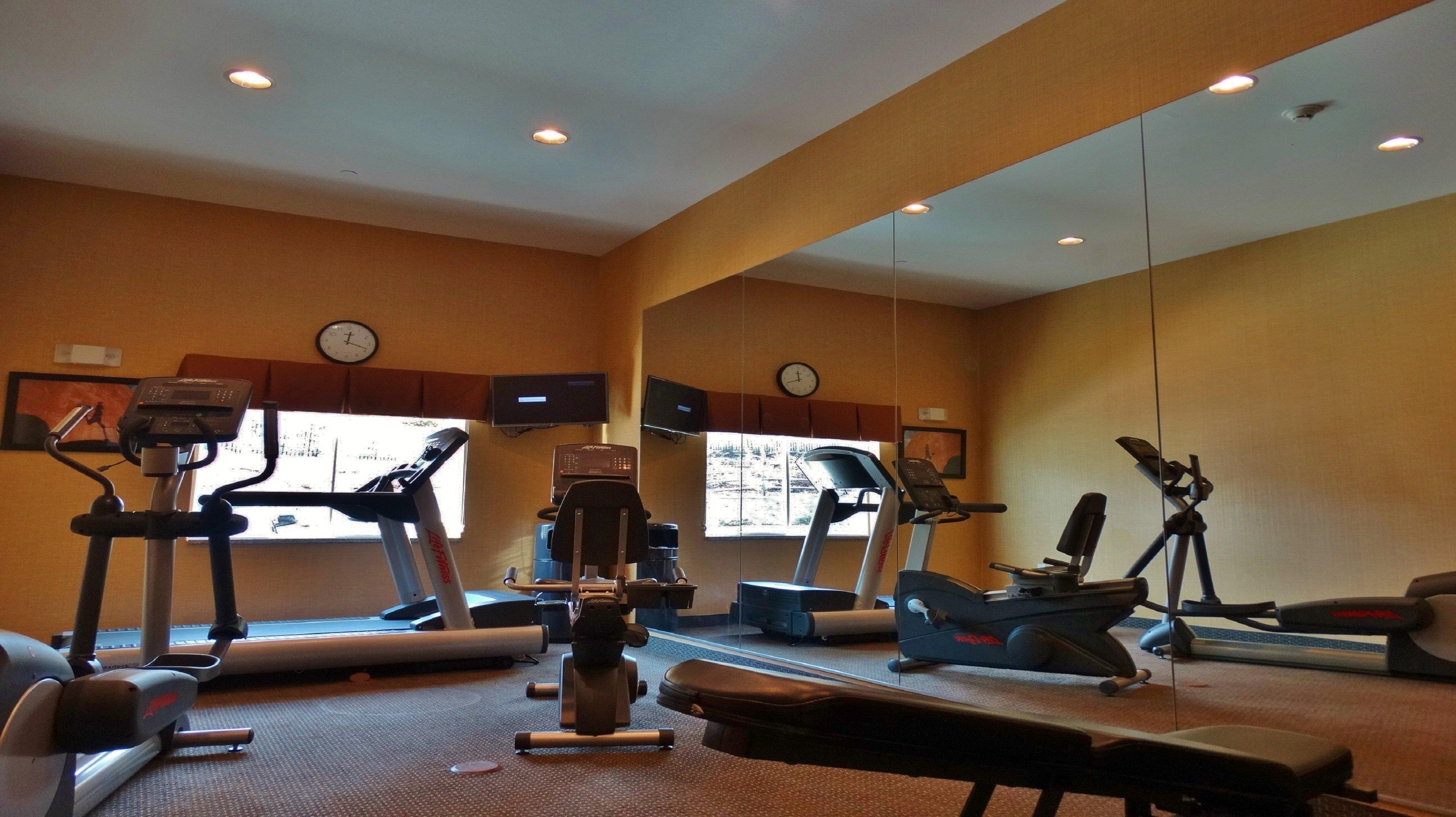 Holiday Inn Express And Suites Montgomery By Ihg Bagian luar foto