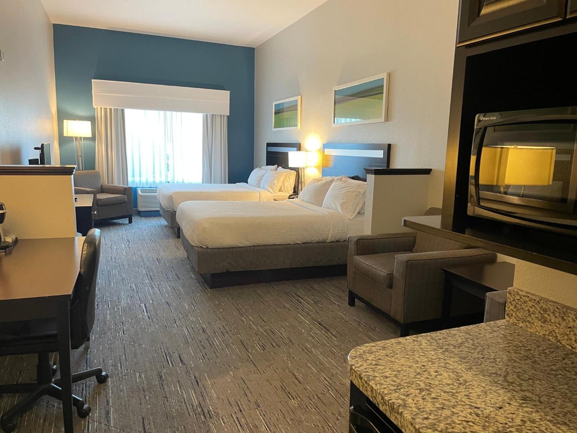 Holiday Inn Express And Suites Montgomery By Ihg Bagian luar foto