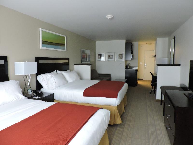 Holiday Inn Express And Suites Montgomery By Ihg Bagian luar foto
